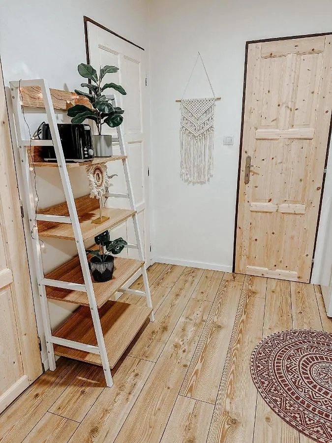 Quiet Boho Lair 10 Min To Centre Apartment Prague 0*,