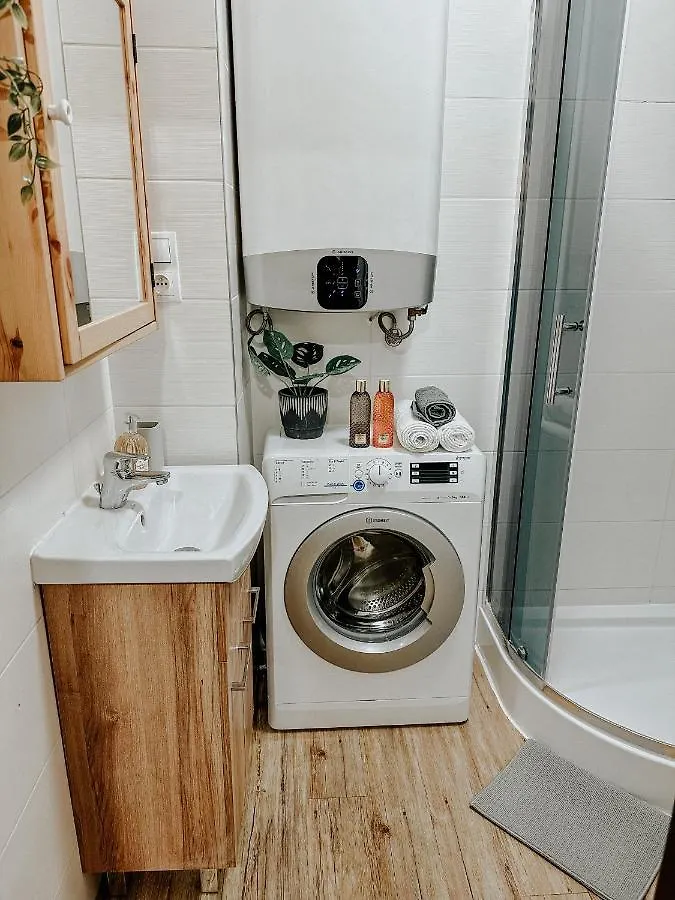 Quiet Boho Lair 10 Min To Centre Apartment Prague