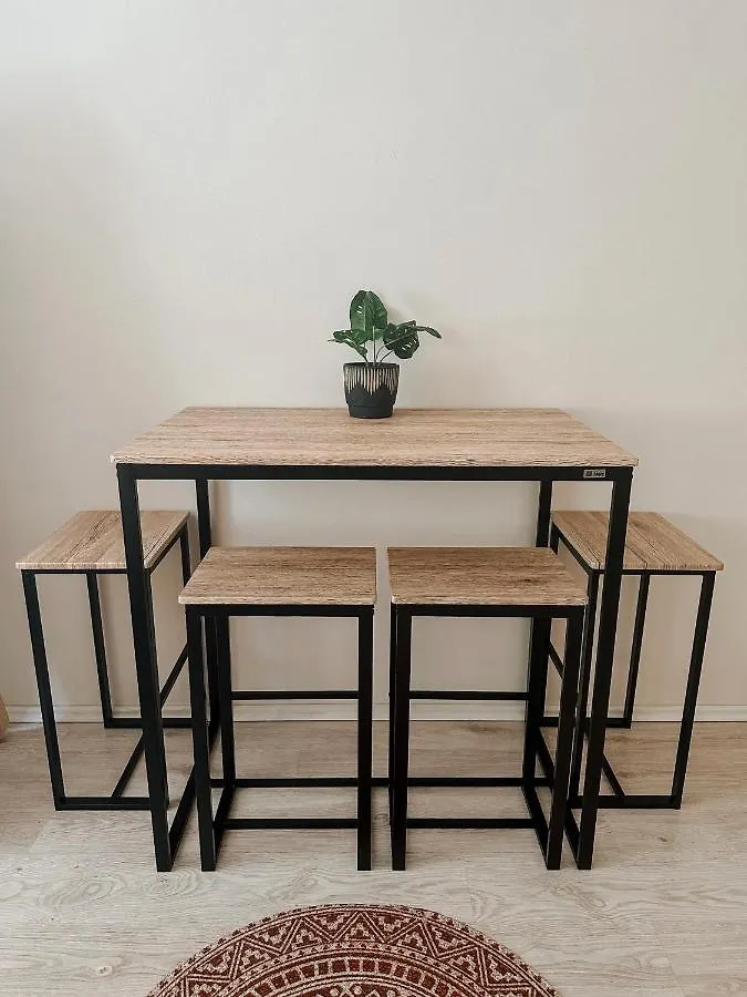 Quiet Boho Lair 10 Min To Centre Apartment Prague